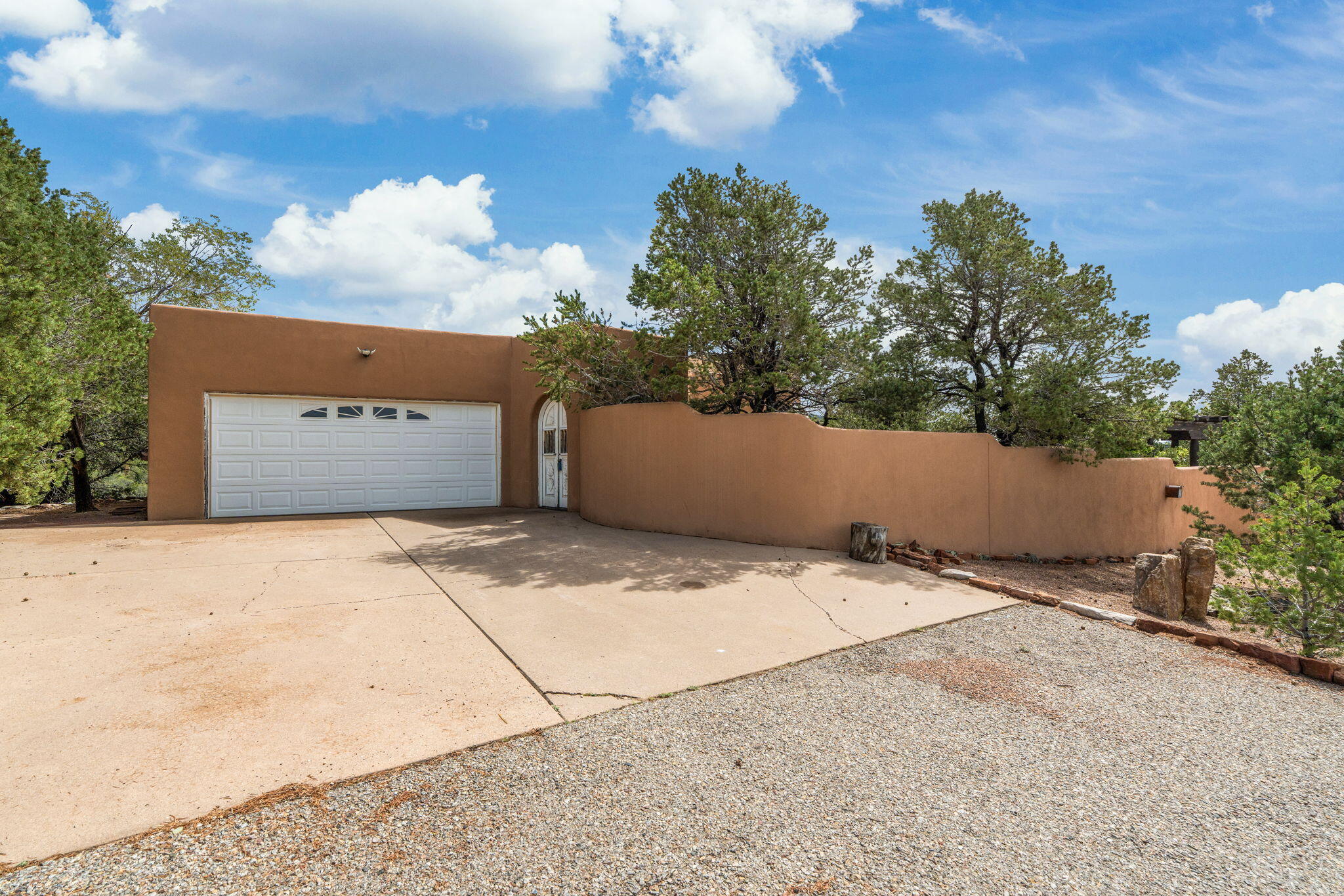 689 Gonzales Road