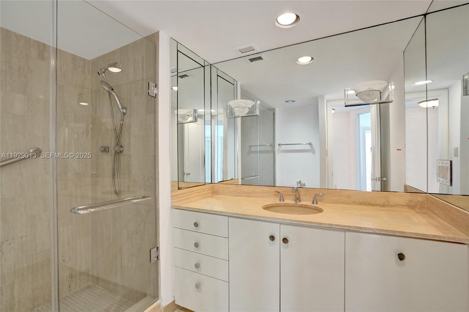 550 S Ocean Boulevard Ph-05