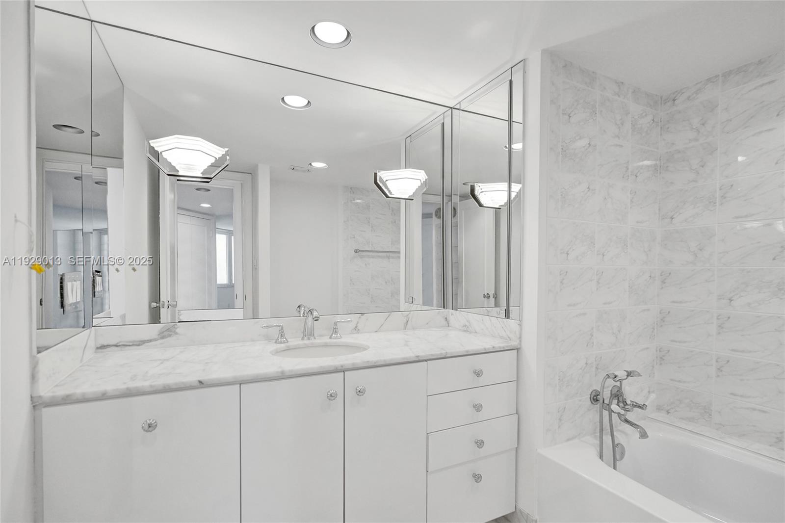 550 S Ocean Boulevard Ph-05