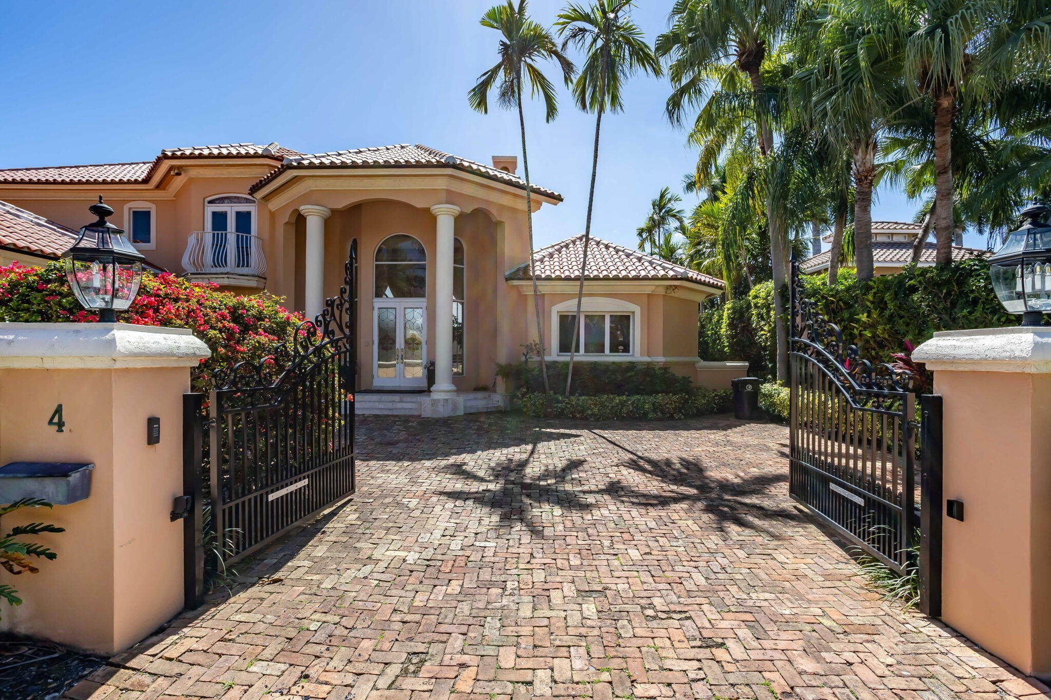4 Isla Bahia Drive
