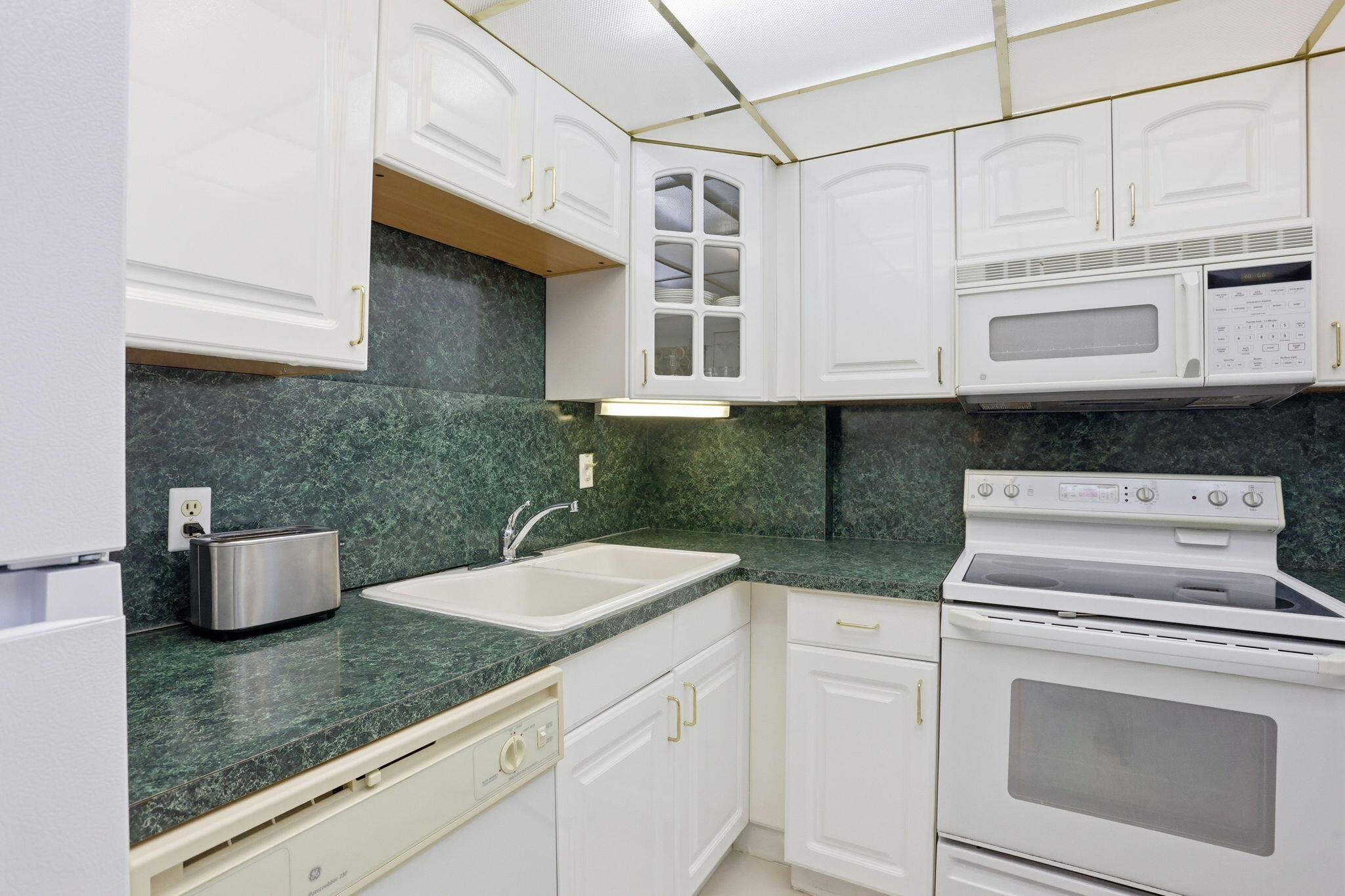 2000 S Ocean Boulevard 2l, Lauderdale-By-The-Sea Unit: 2l