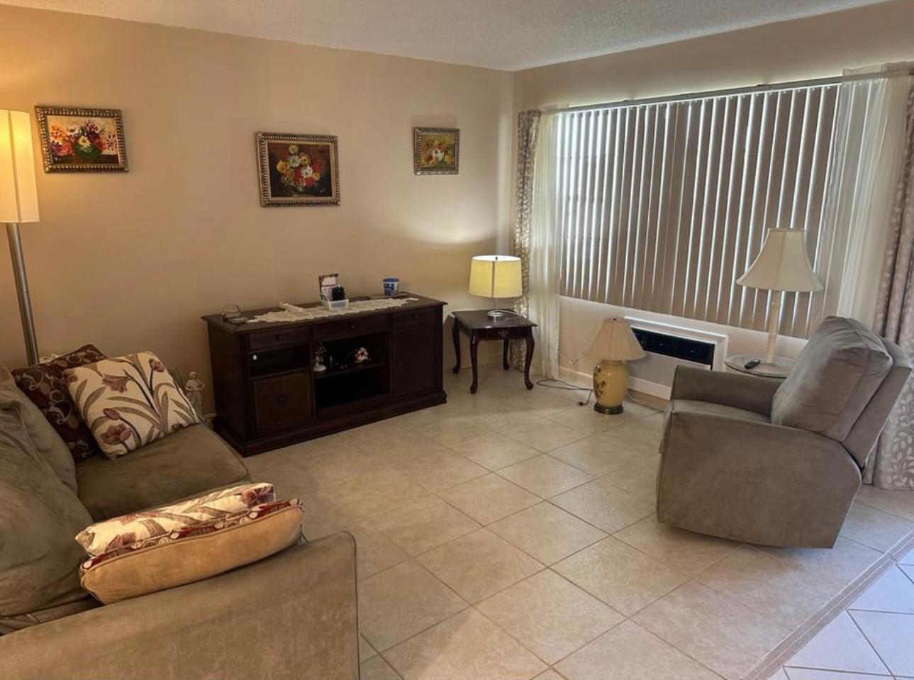 30 WESTBURY B Circle 30