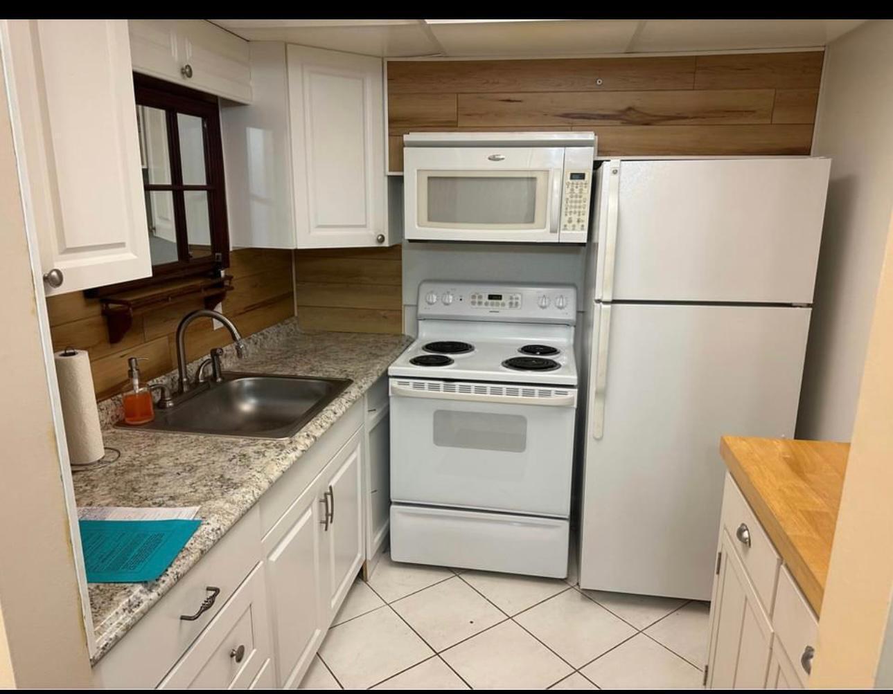 30 WESTBURY B Circle 30