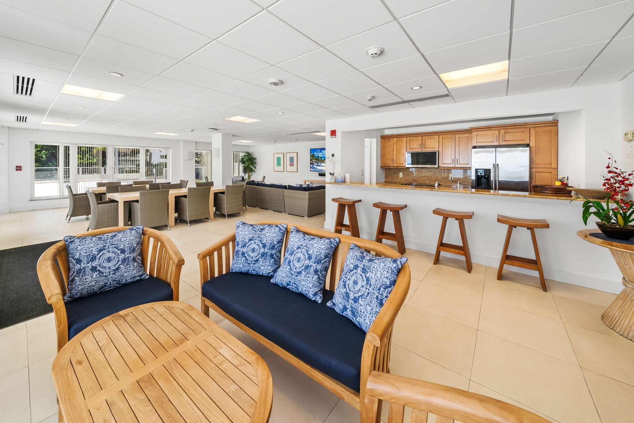 2066 N OCEAN Boulevard 2NE
