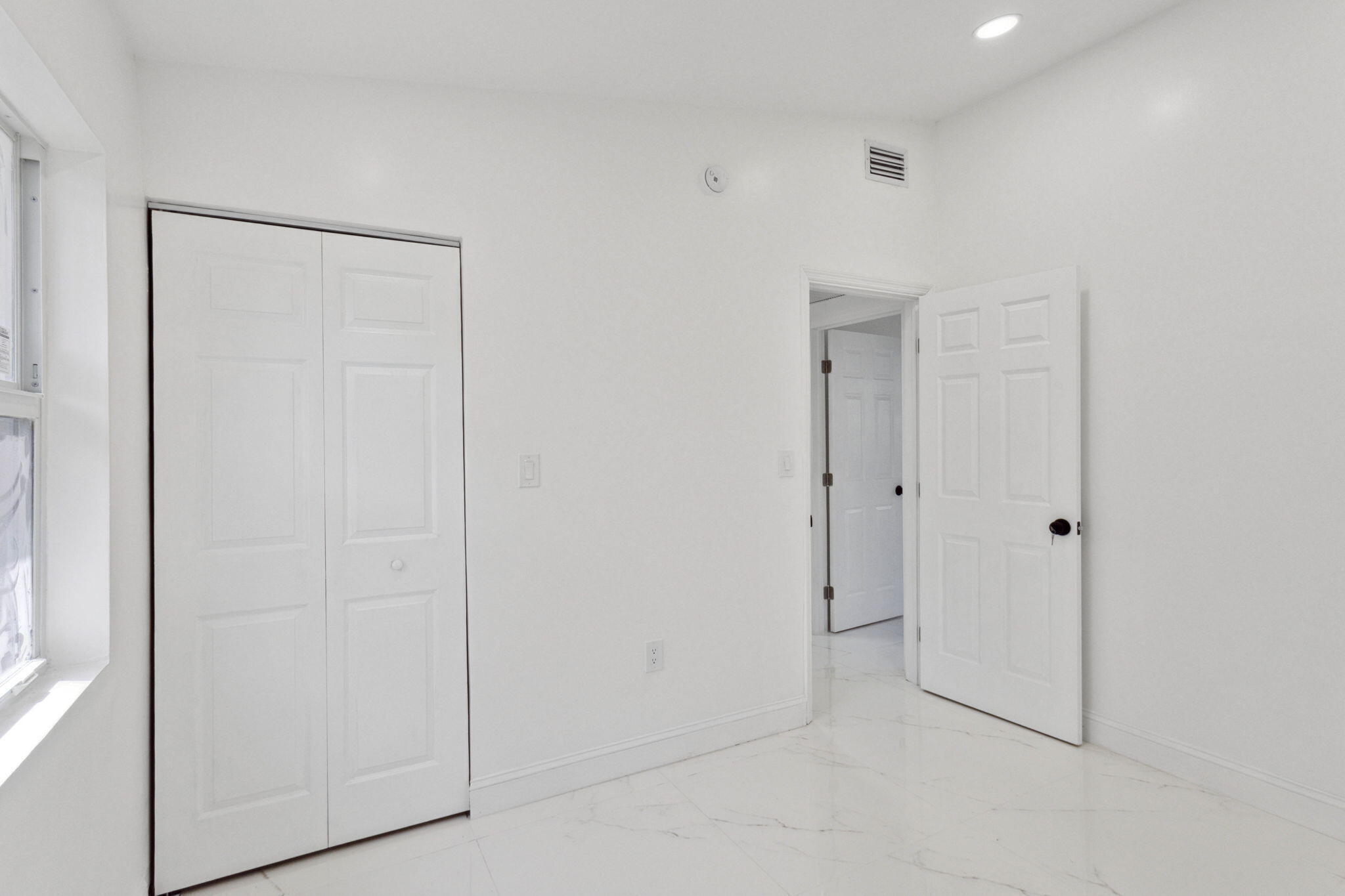 1530 NW 18TH Court