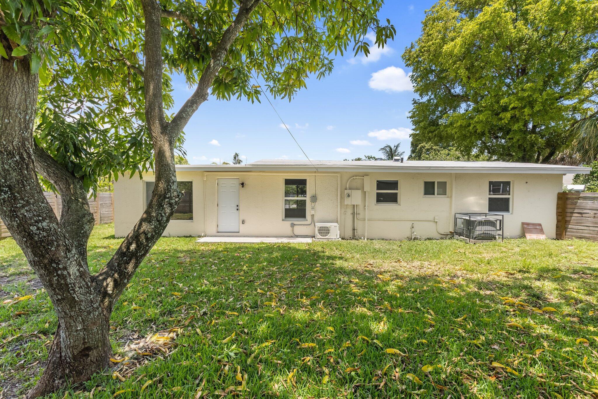 1530 NW 18TH Court