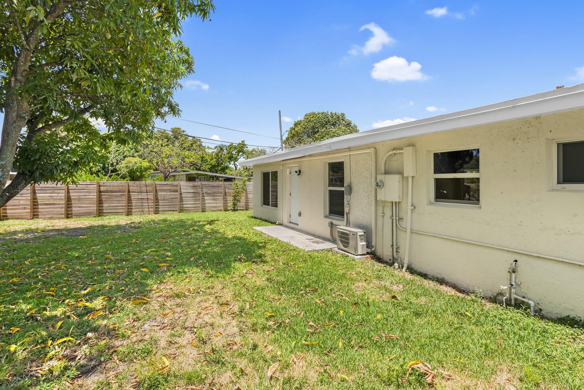 1530 NW 18TH Court