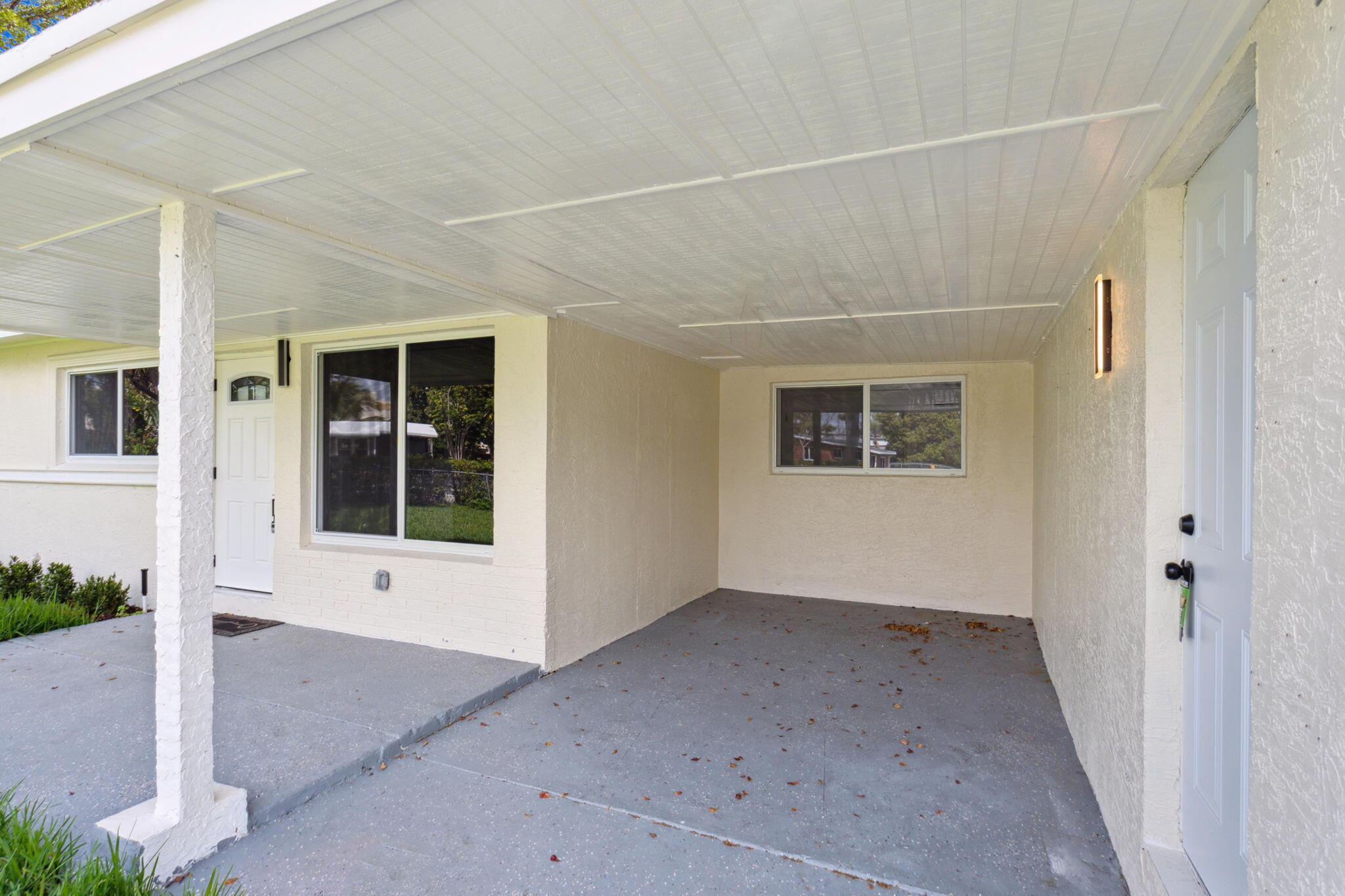 1530 NW 18TH Court