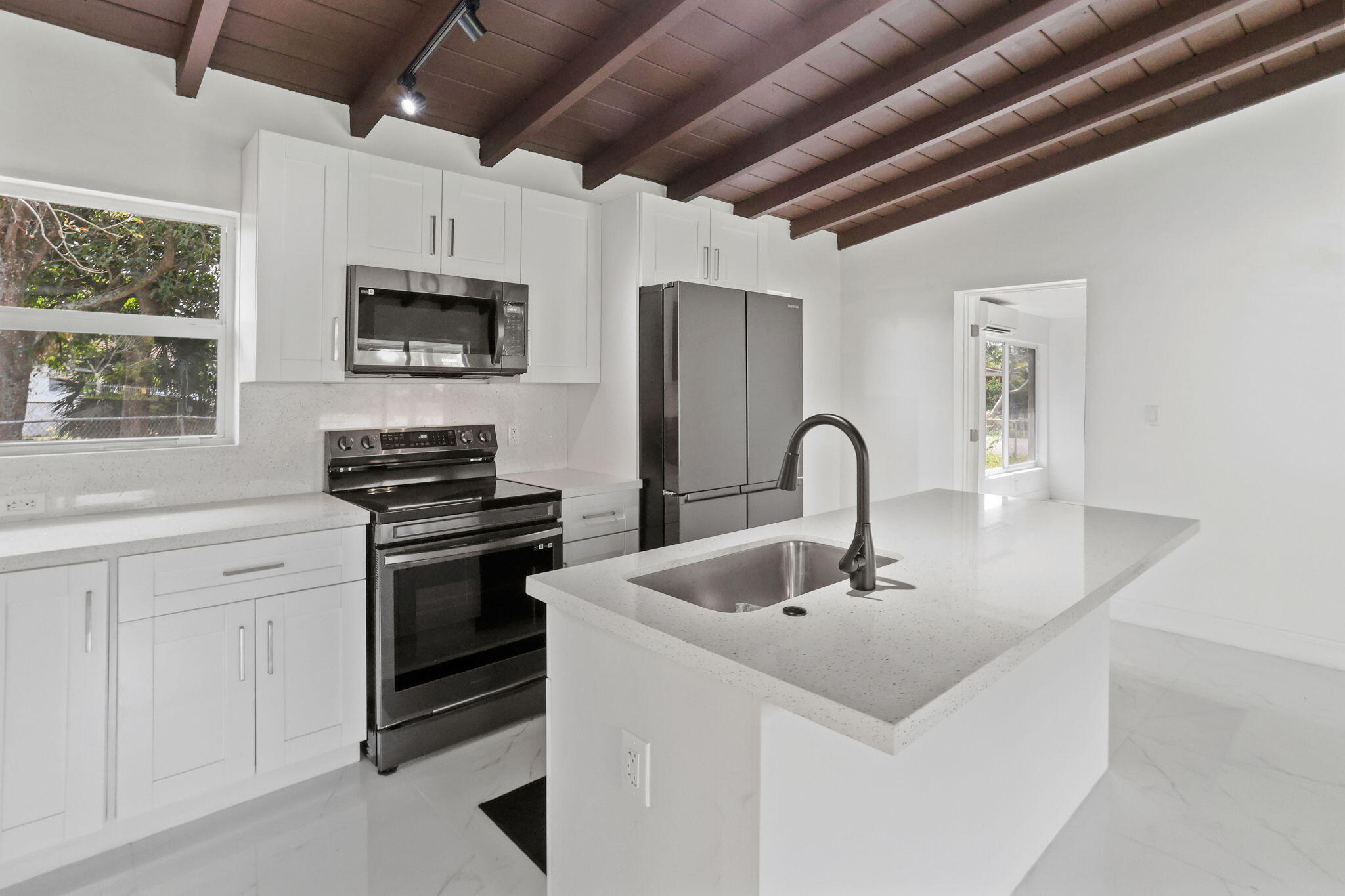 1530 NW 18TH Court