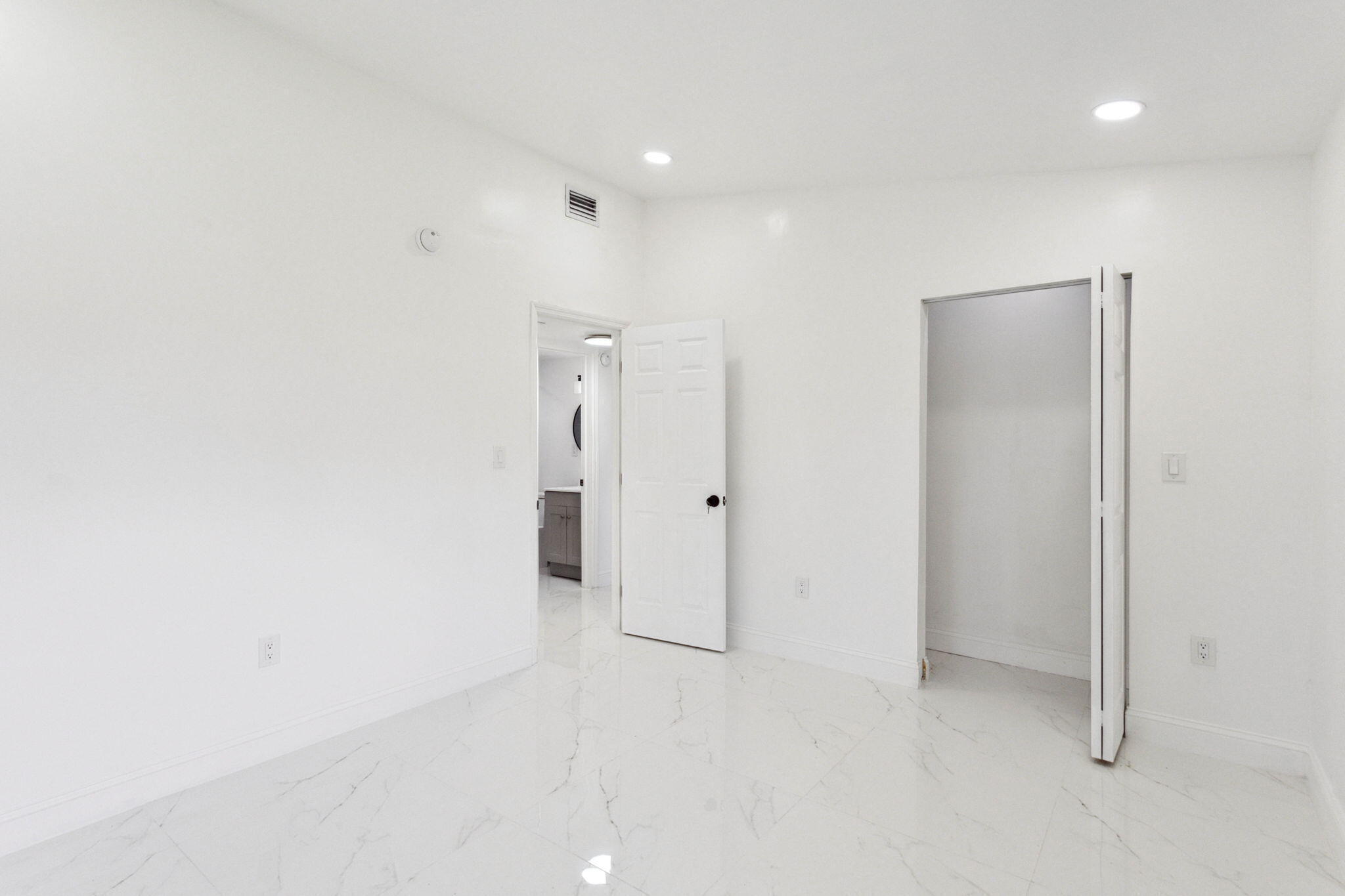 1530 NW 18TH Court