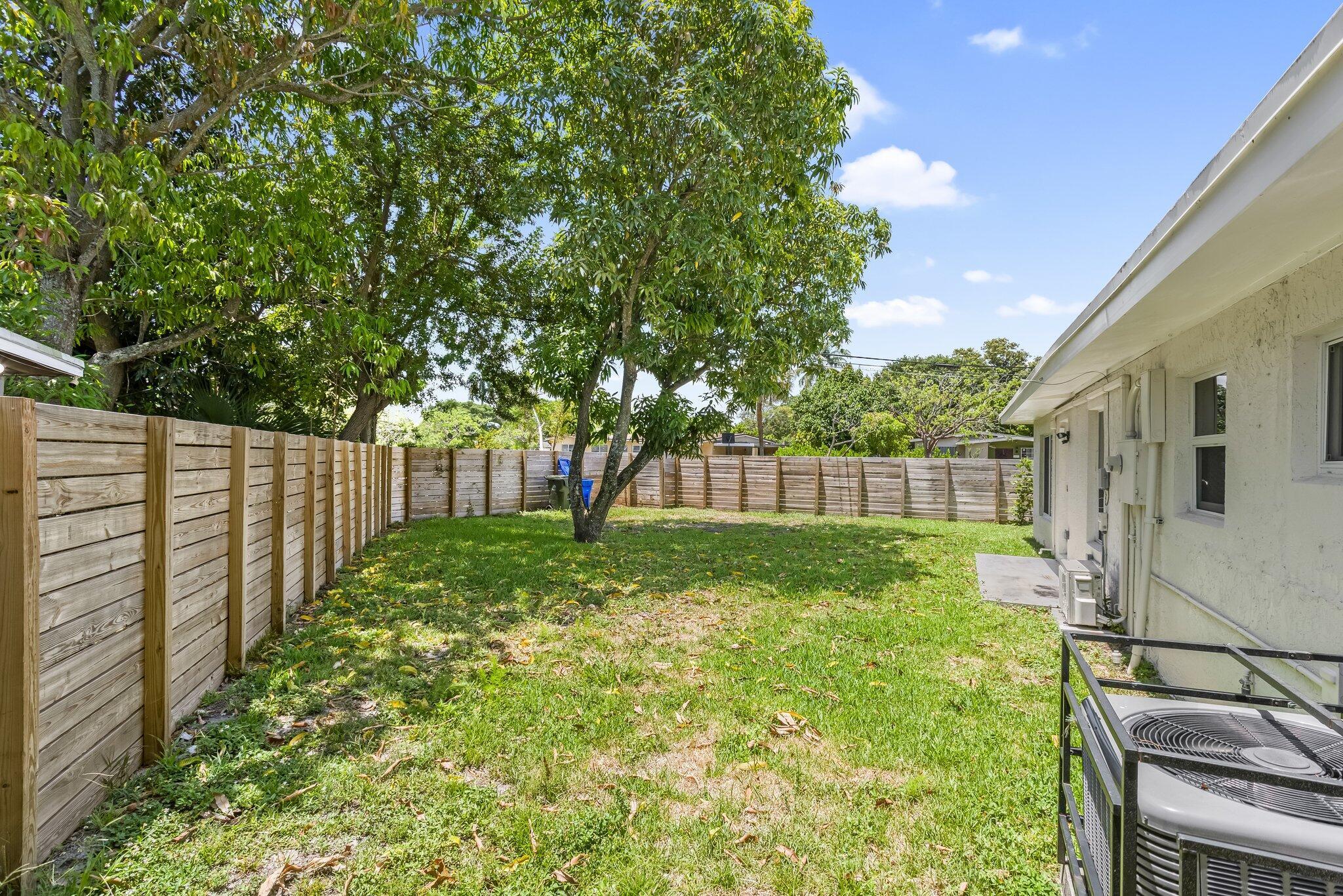 1530 NW 18TH Court