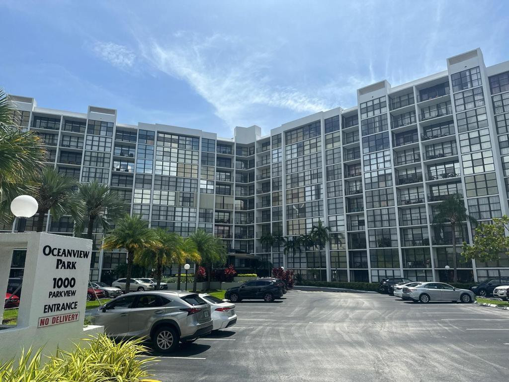 1000 Parkview Drive 102, Hallandale Beach Unit: 102