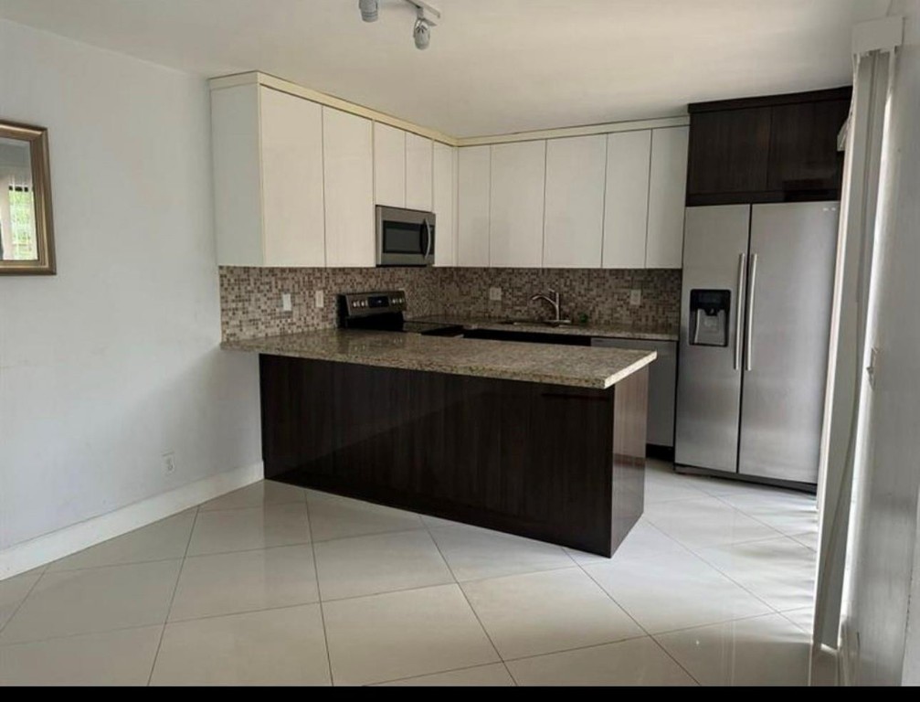 2855 SW 12th Street, Deerfield Beach