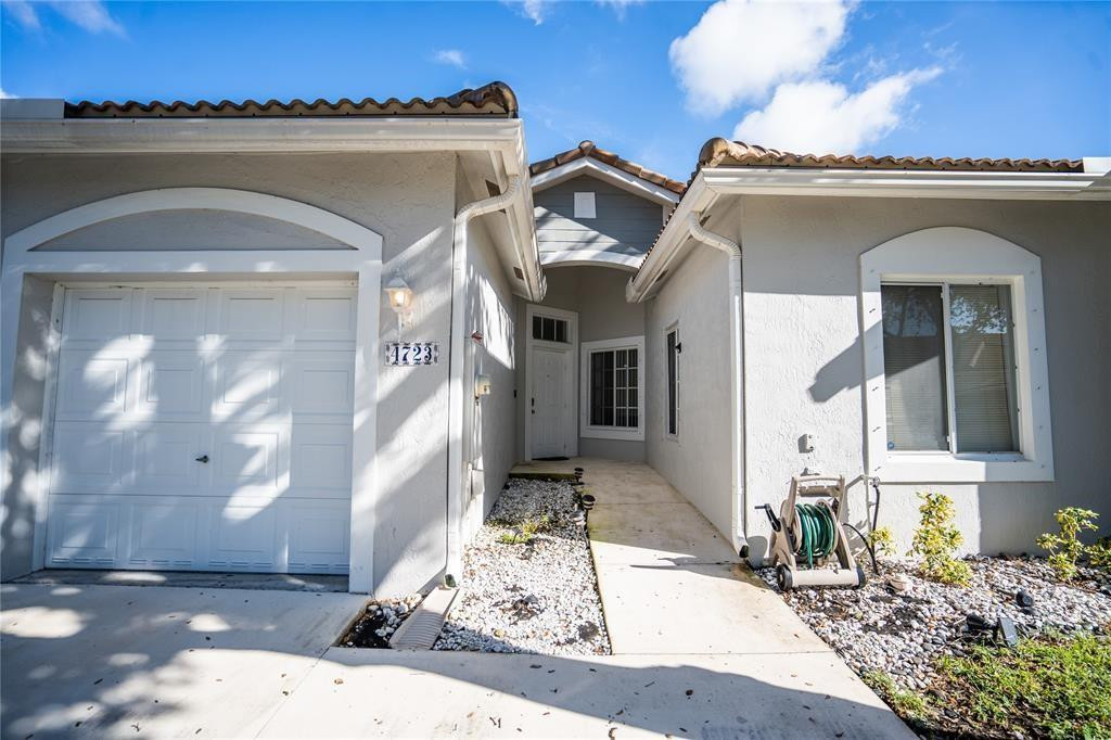 4723 SW 12th Pl