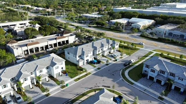 4611 NW 118th Avenue