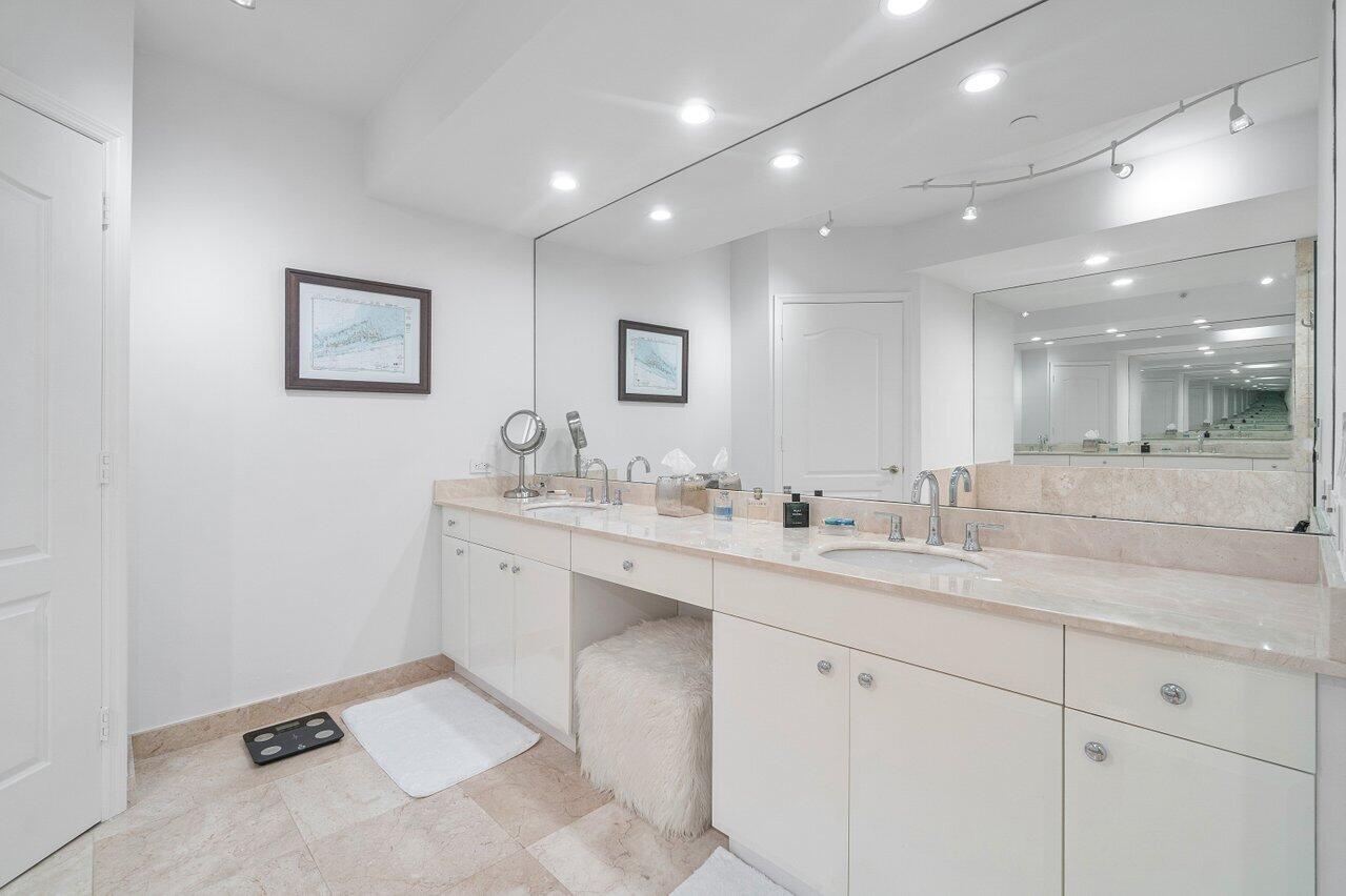 550 SE Mizner Boulevard B-306