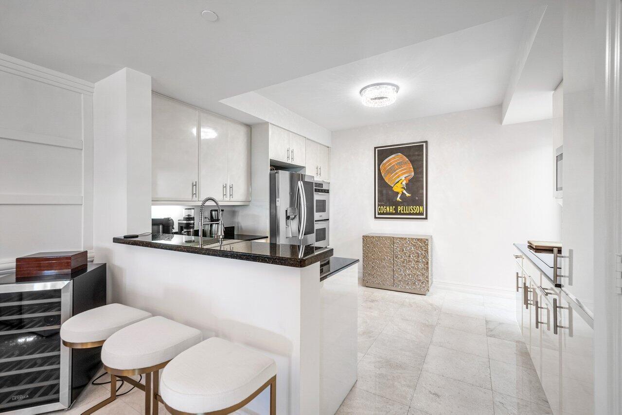 550 SE Mizner Boulevard B-306