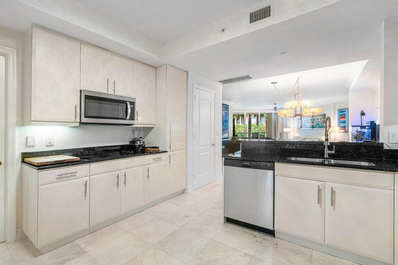 550 SE Mizner Boulevard B-306