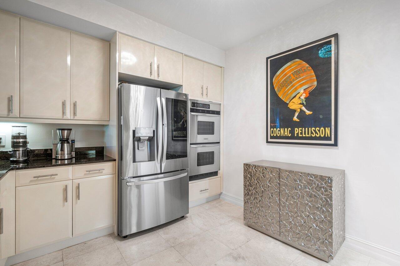 550 SE Mizner Boulevard B-306