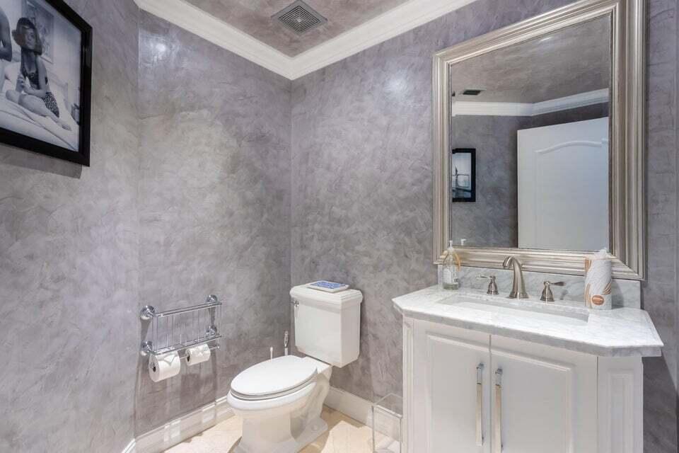 550 SE Mizner Boulevard B509