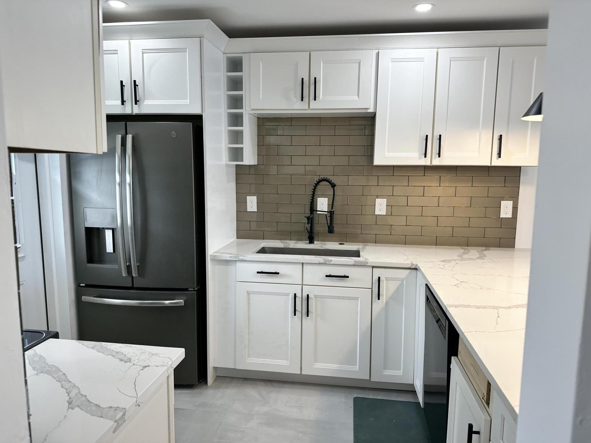 330 N Federal Highway 211