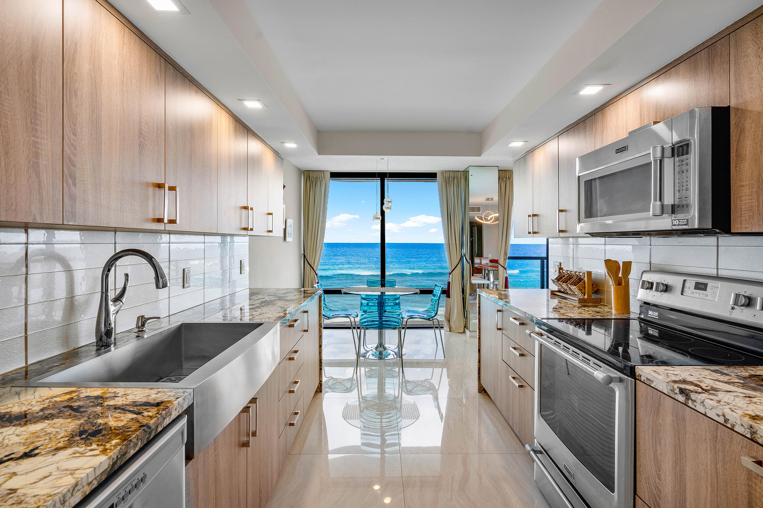 250 S Ocean Boulevard 7e, Boca Raton Unit: 7e