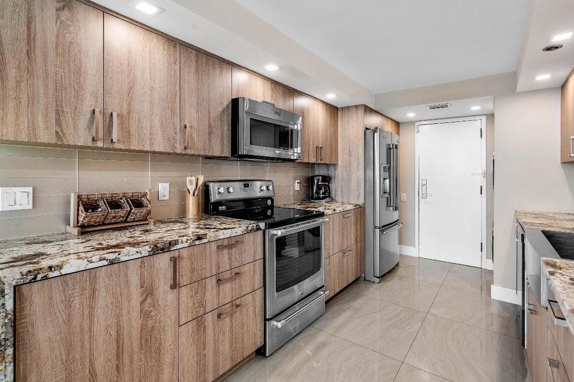 250 S Ocean Boulevard 7e, Boca Raton Unit: 7e