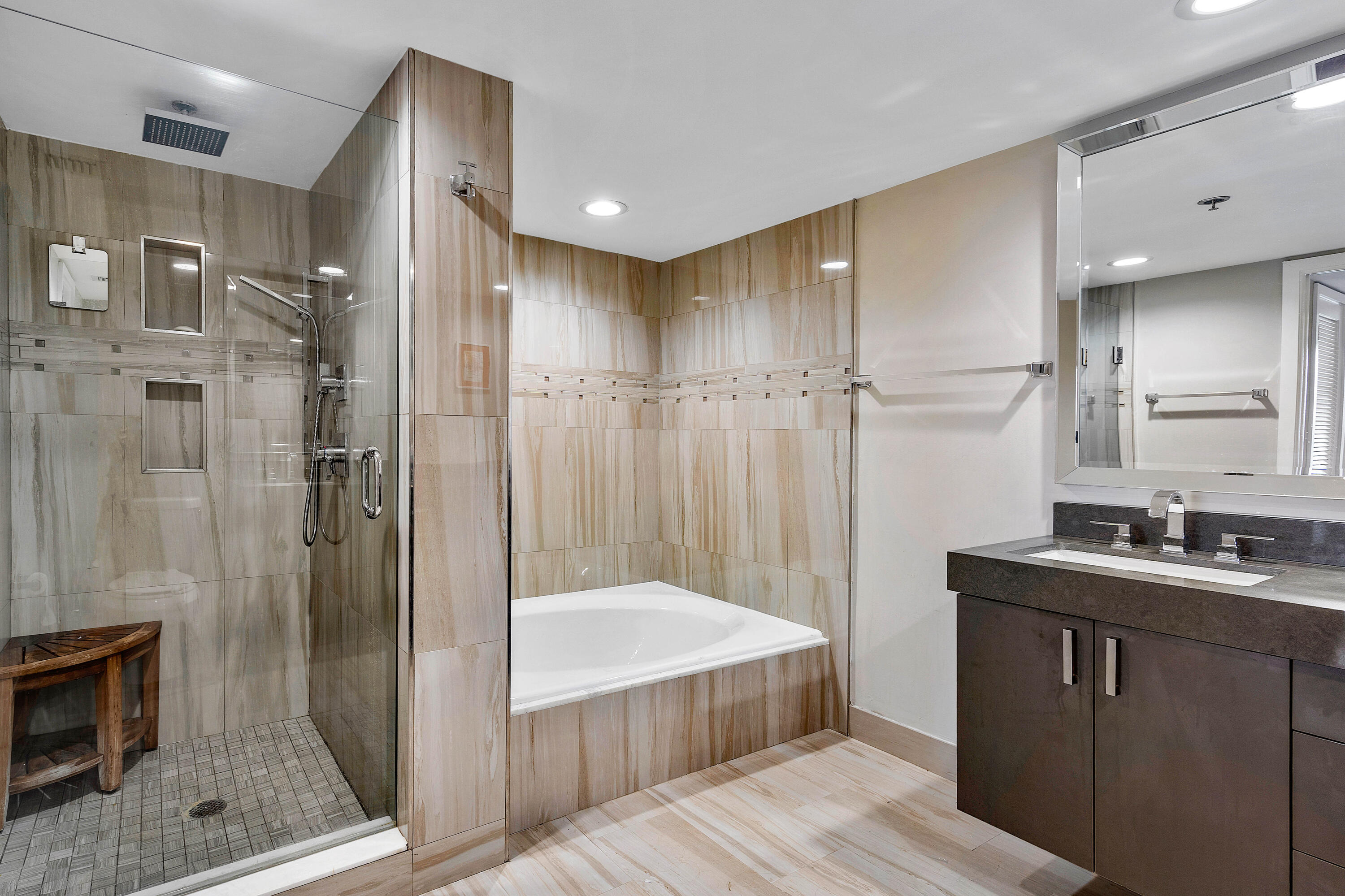 250 S Ocean Boulevard 7e, Boca Raton Unit: 7e