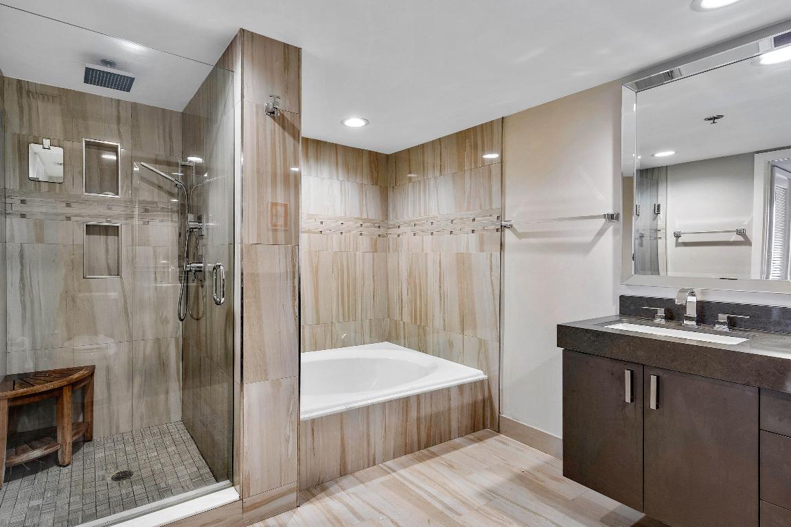 250 S Ocean Boulevard 7e, Boca Raton Unit: 7e