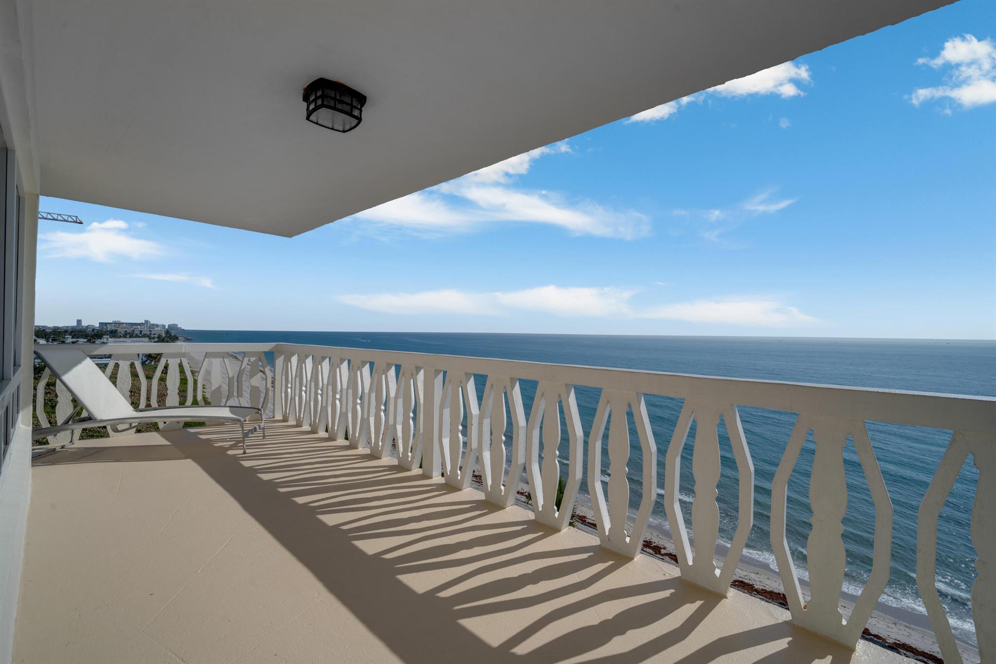 1169 Hillsboro Mile 803