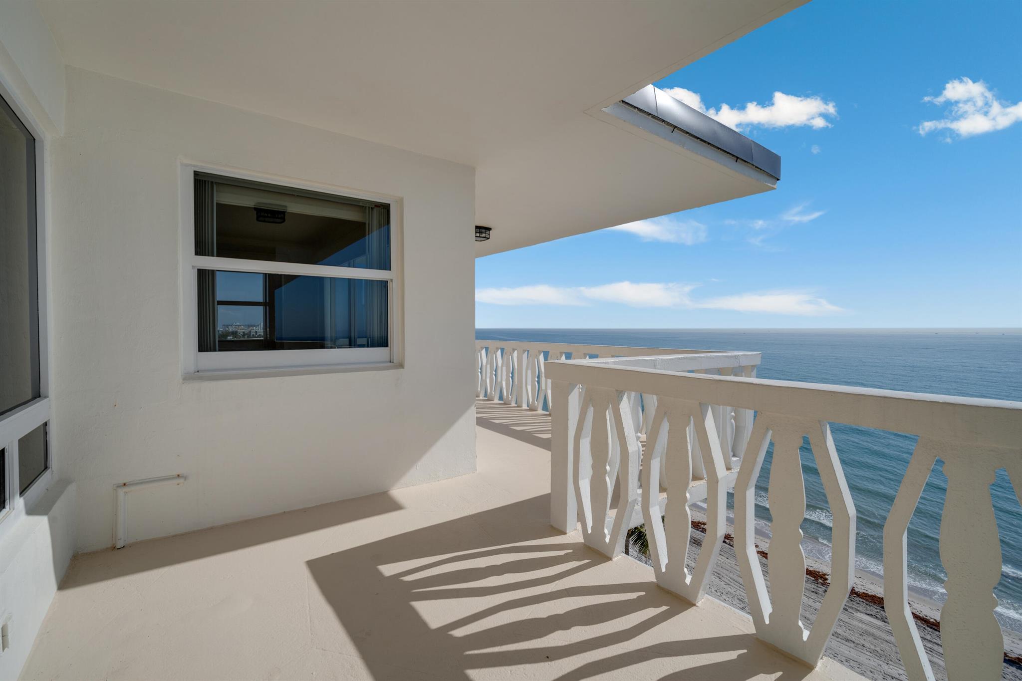 1169 Hillsboro Mile 803