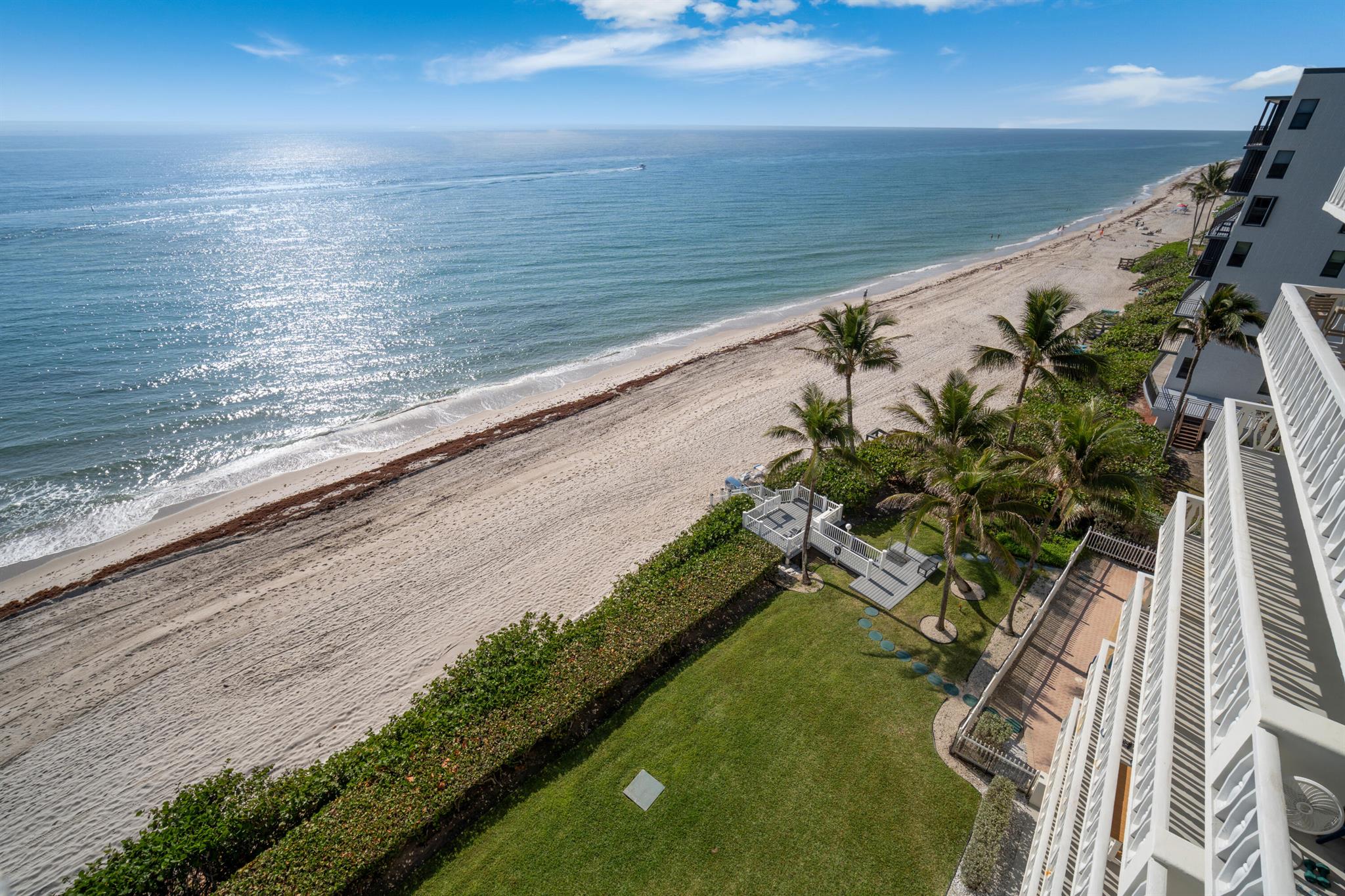 1169 Hillsboro Mile 803