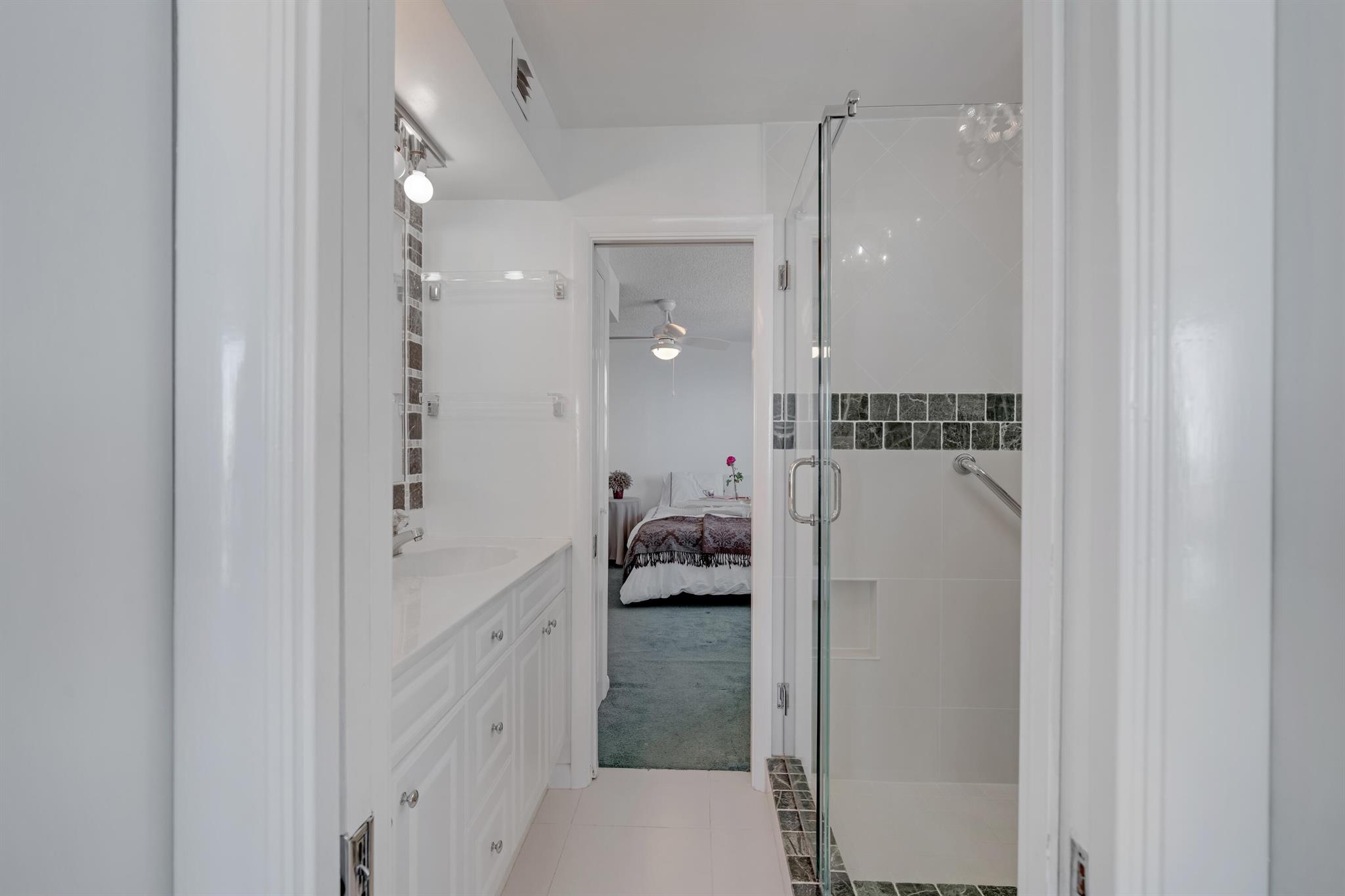 1169 Hillsboro Mile 803