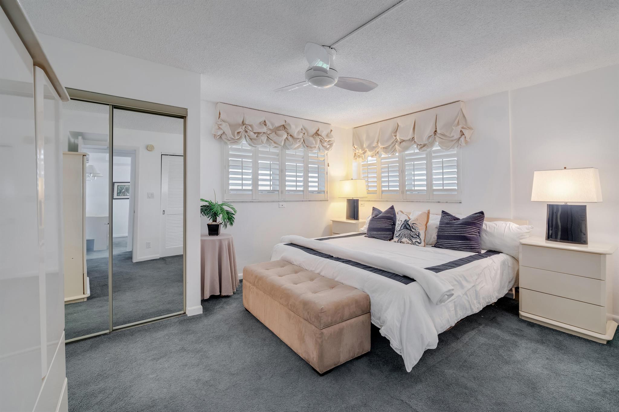 1169 Hillsboro Mile 803