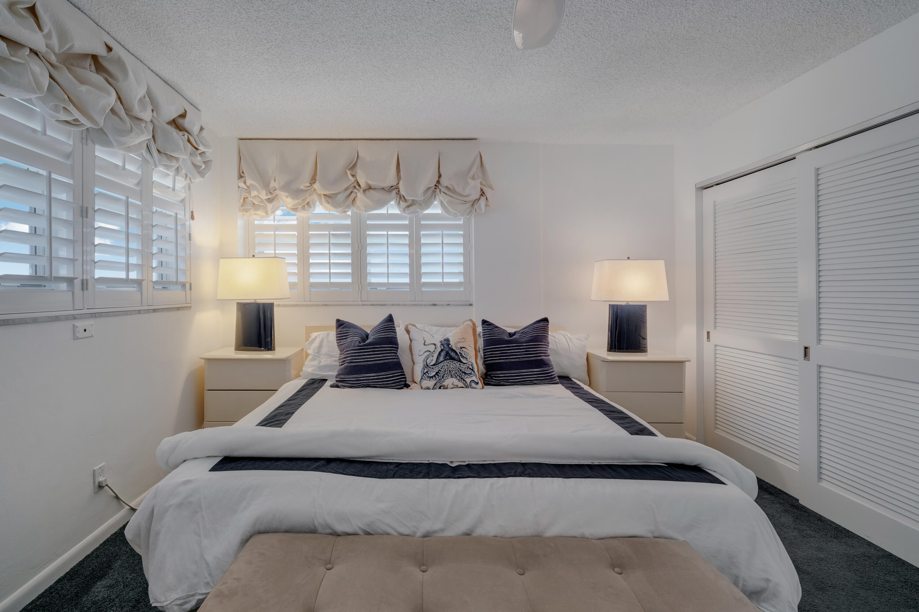1169 Hillsboro Mile 803