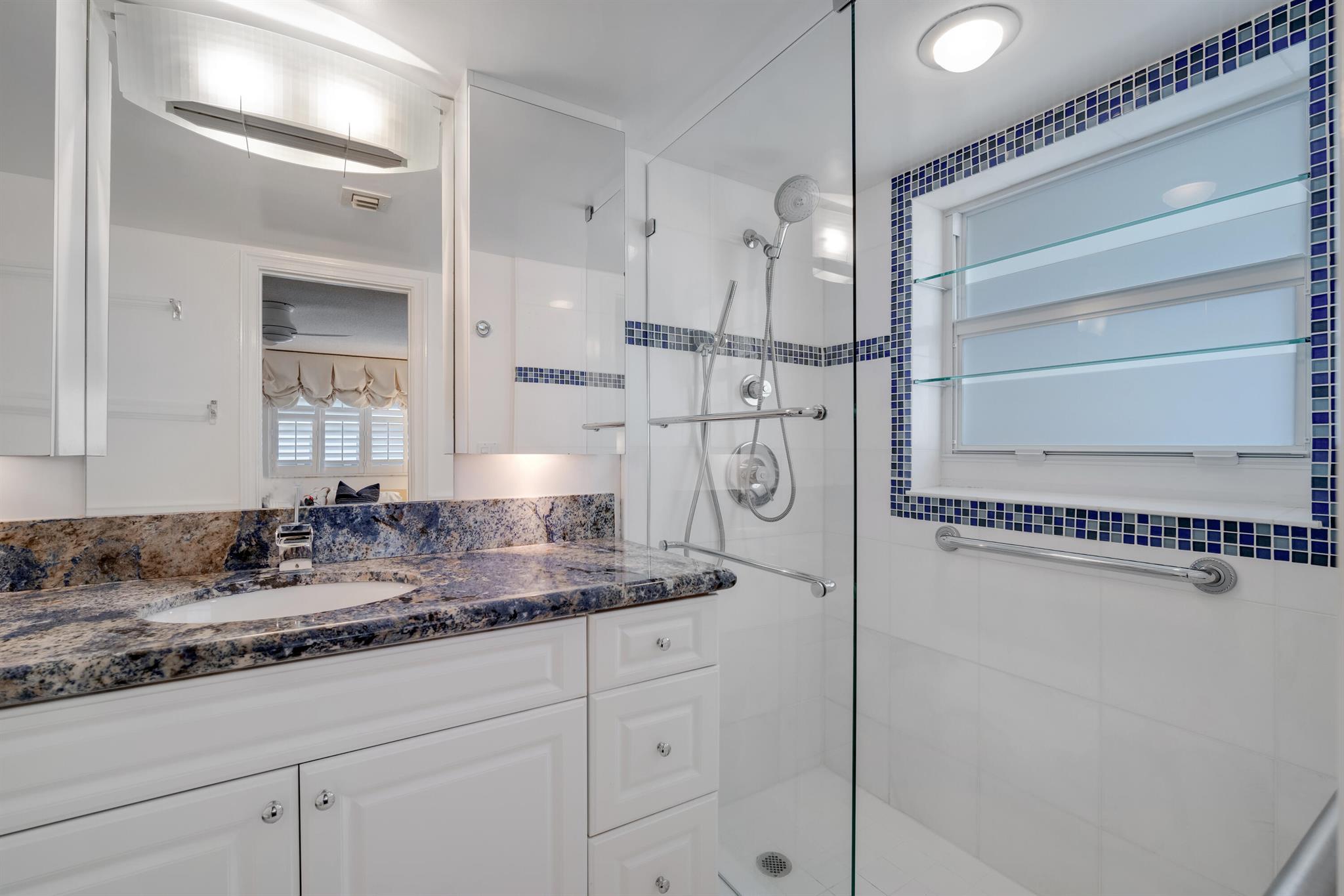 1169 Hillsboro Mile 803