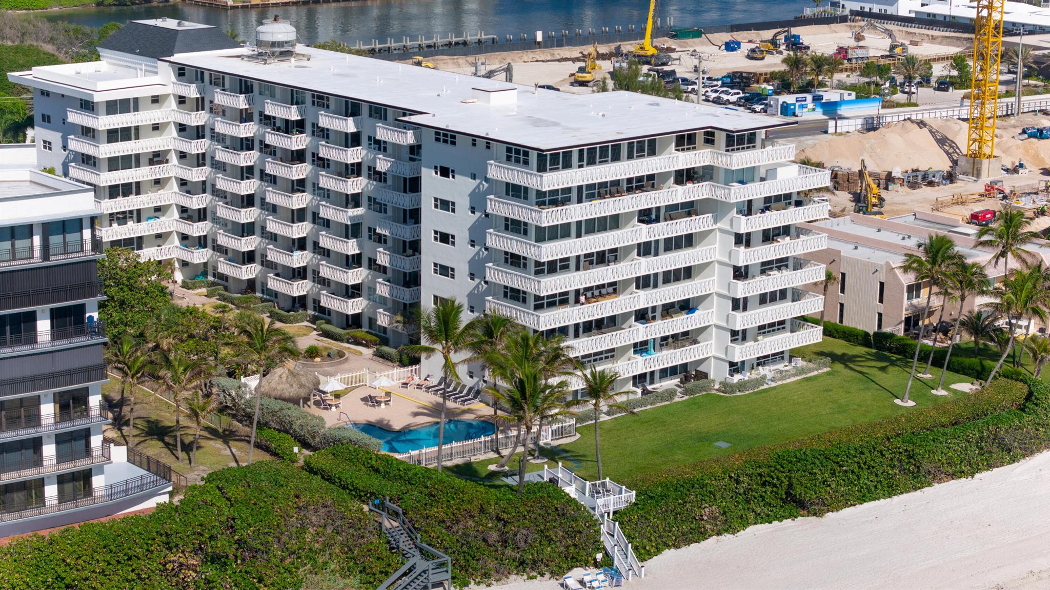 1169 Hillsboro Mile 803