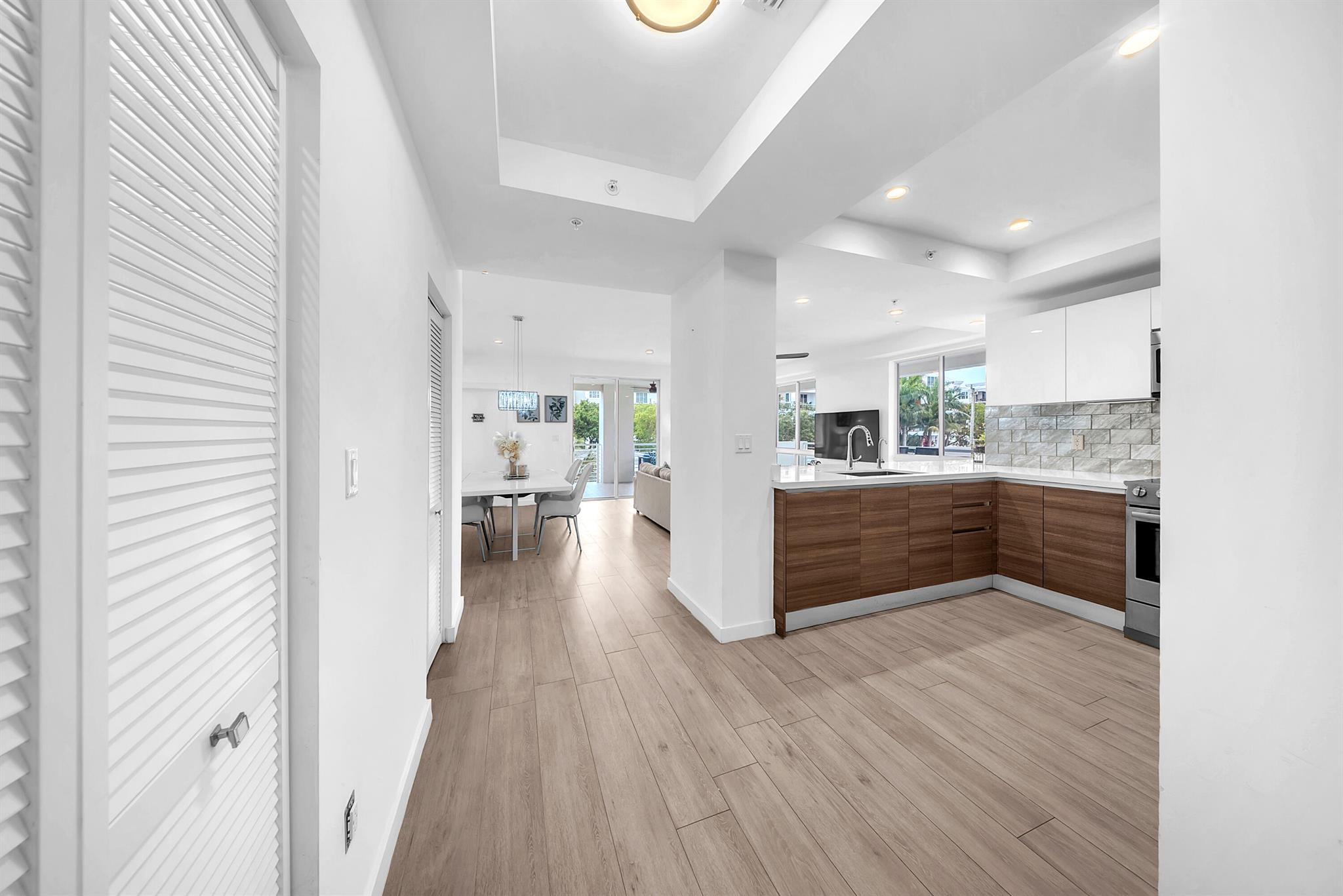 51 Se 19th Avenue 303