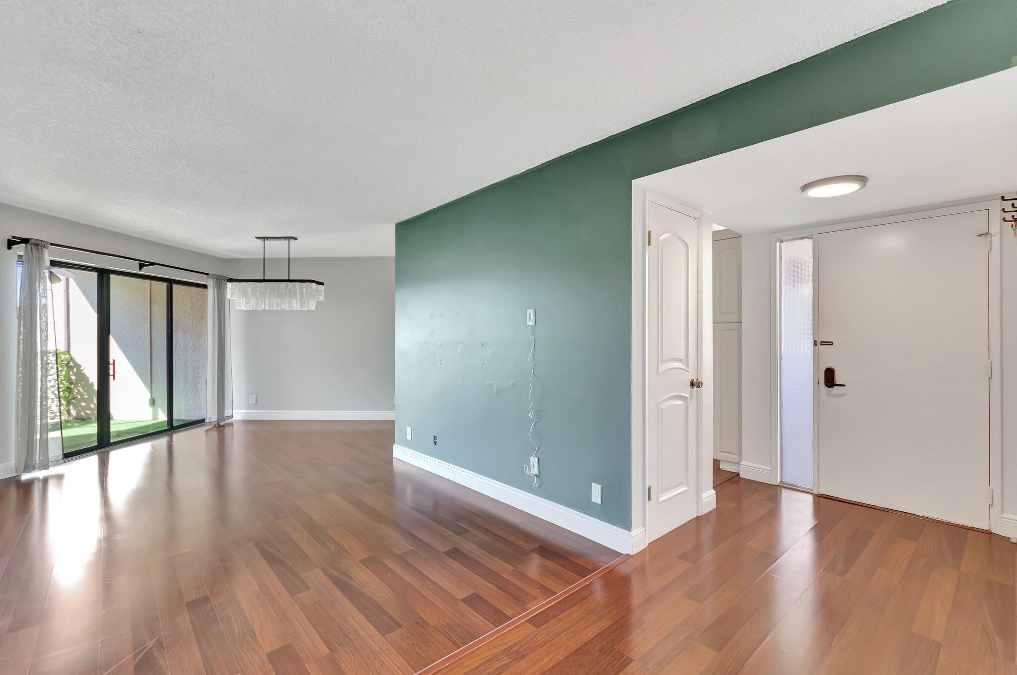 5801 Camino Del Sol 302