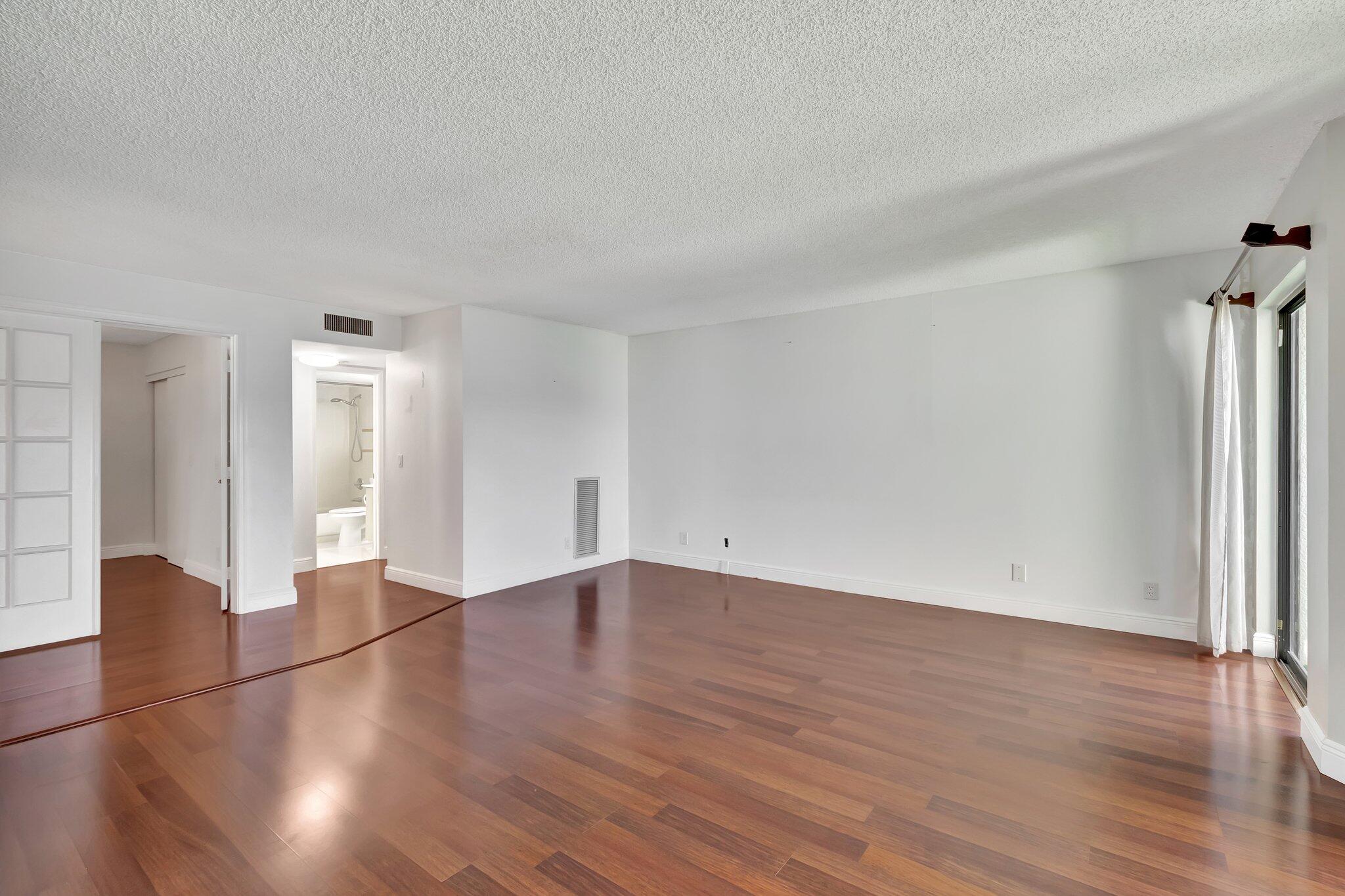5801 Camino Del Sol 302