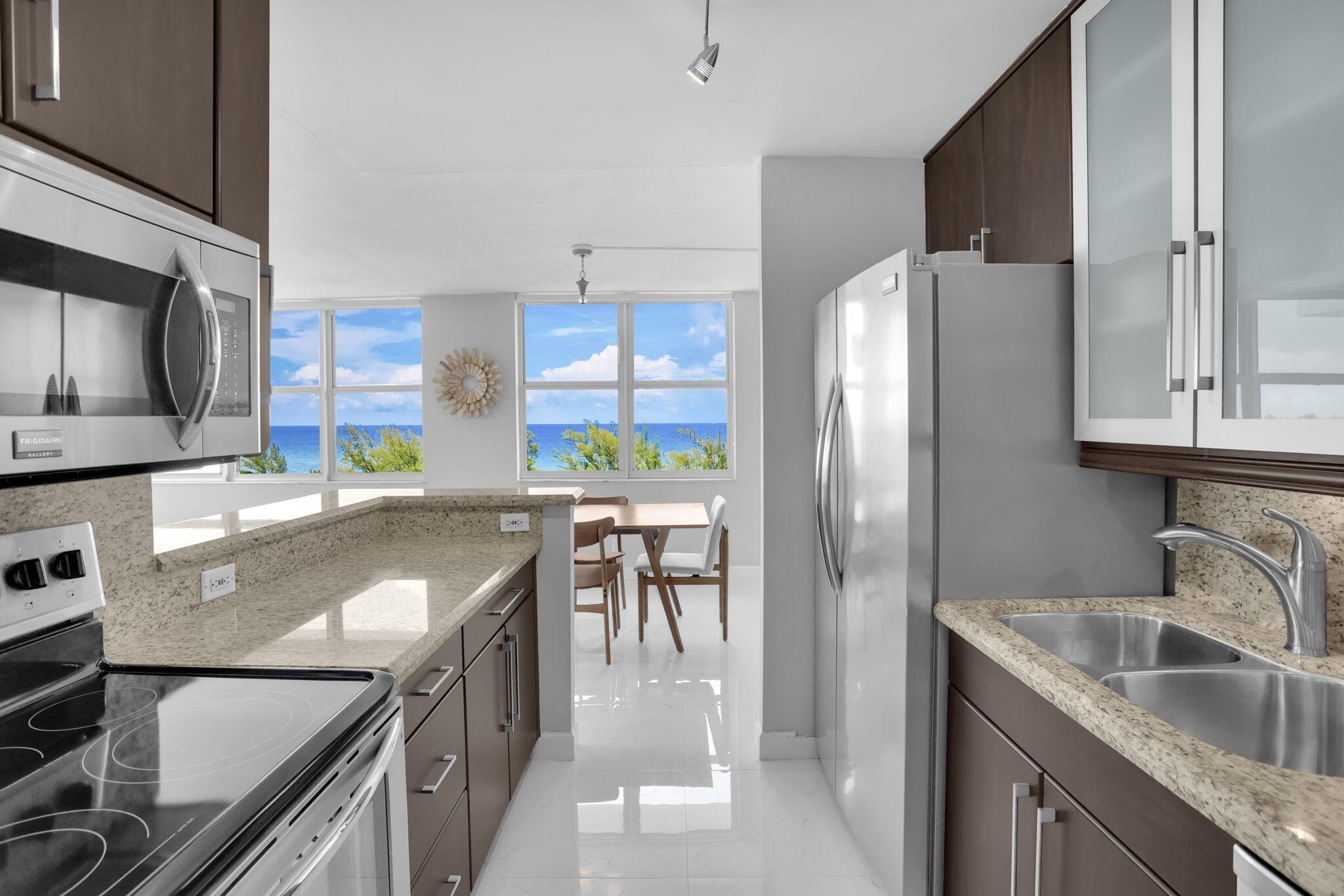 2121 N Ocean Boulevard 1008e