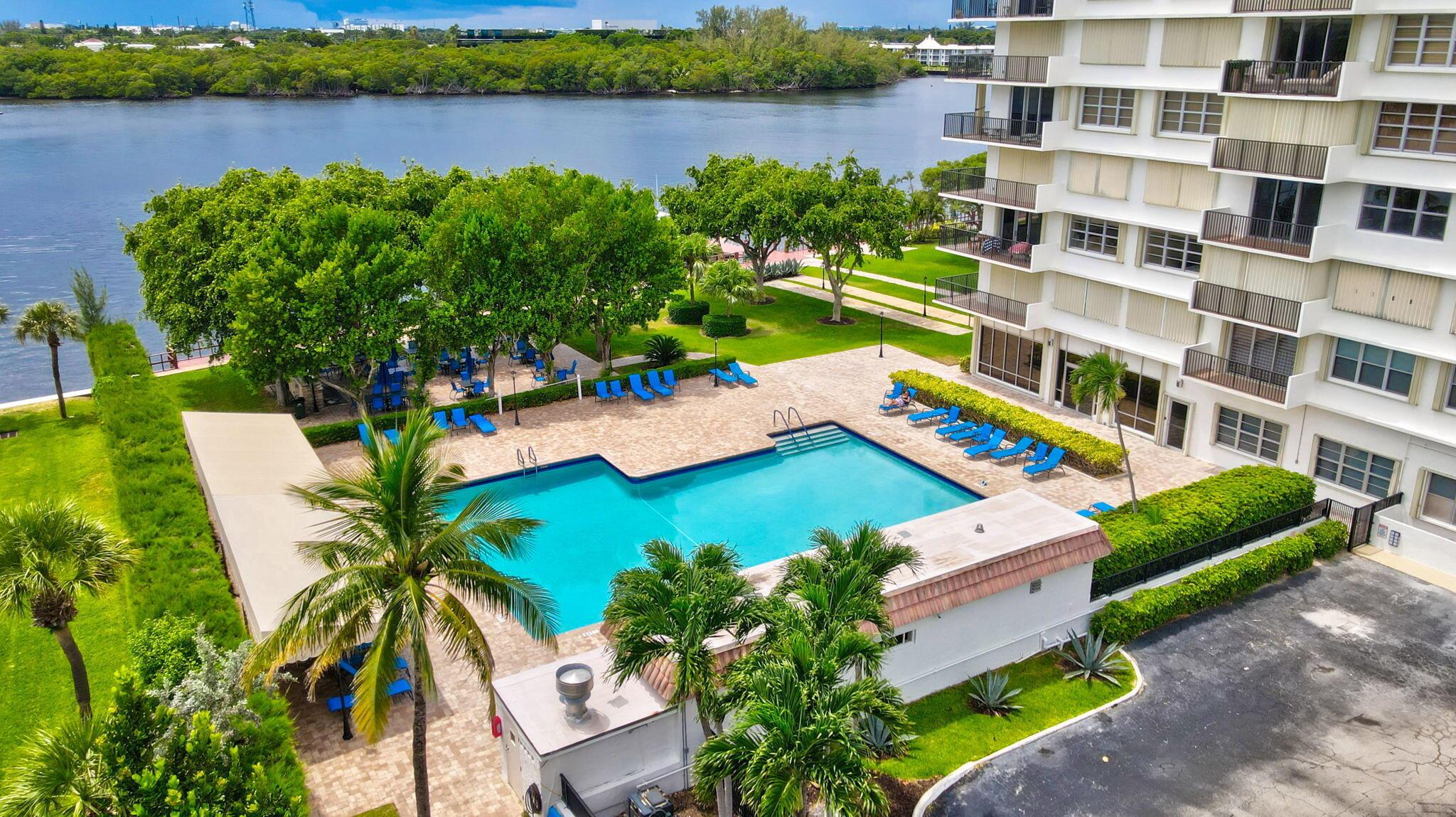 2121 N Ocean Boulevard 1008e