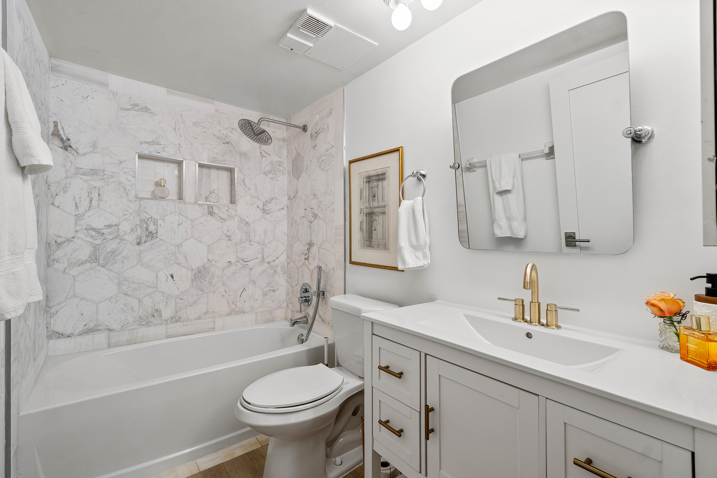 2805 SW 22nd Avenue SW 1040