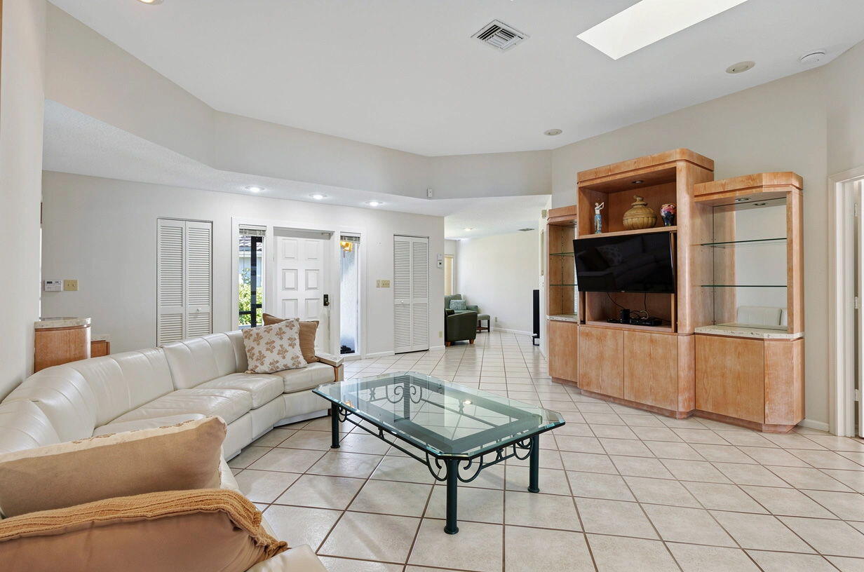 20516 Linksview Way