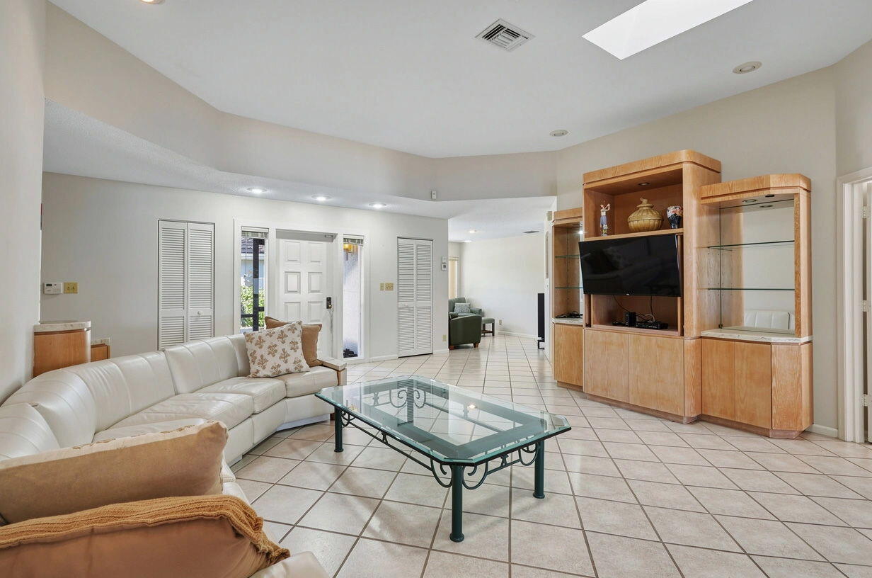 20516 Linksview Way