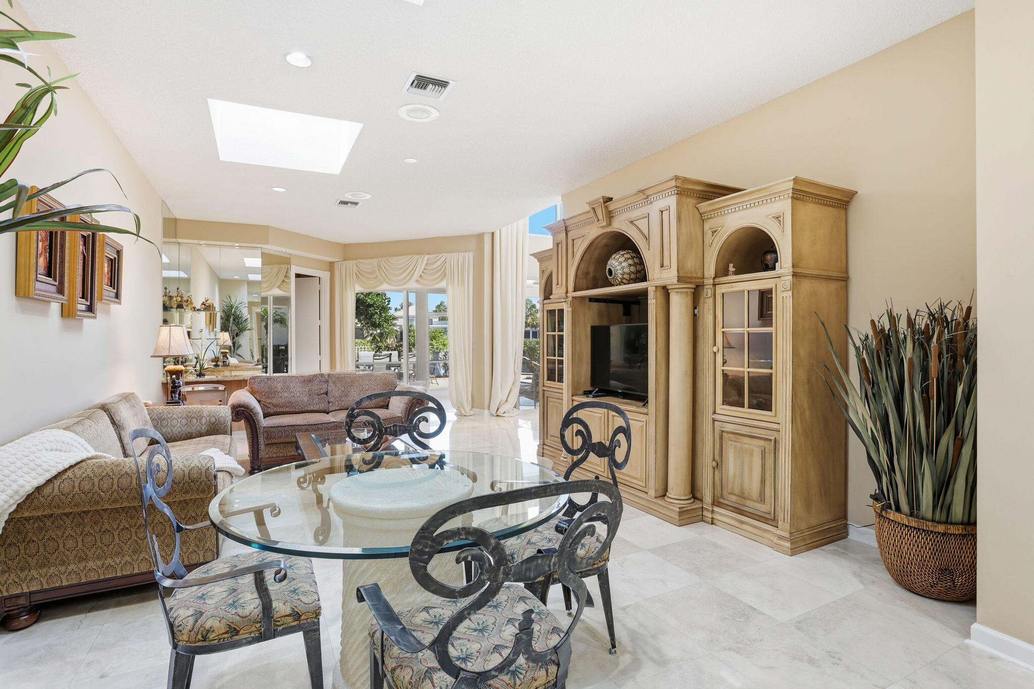 5472 Ascot Bend