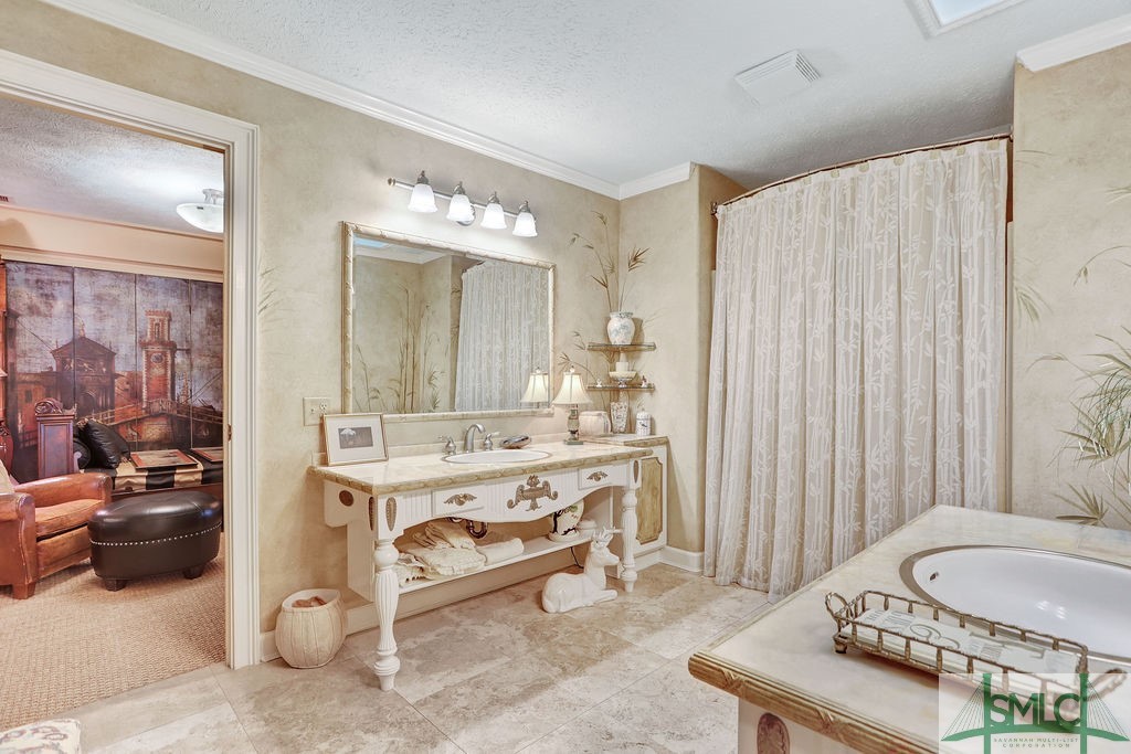 31 Bartow Point Drive