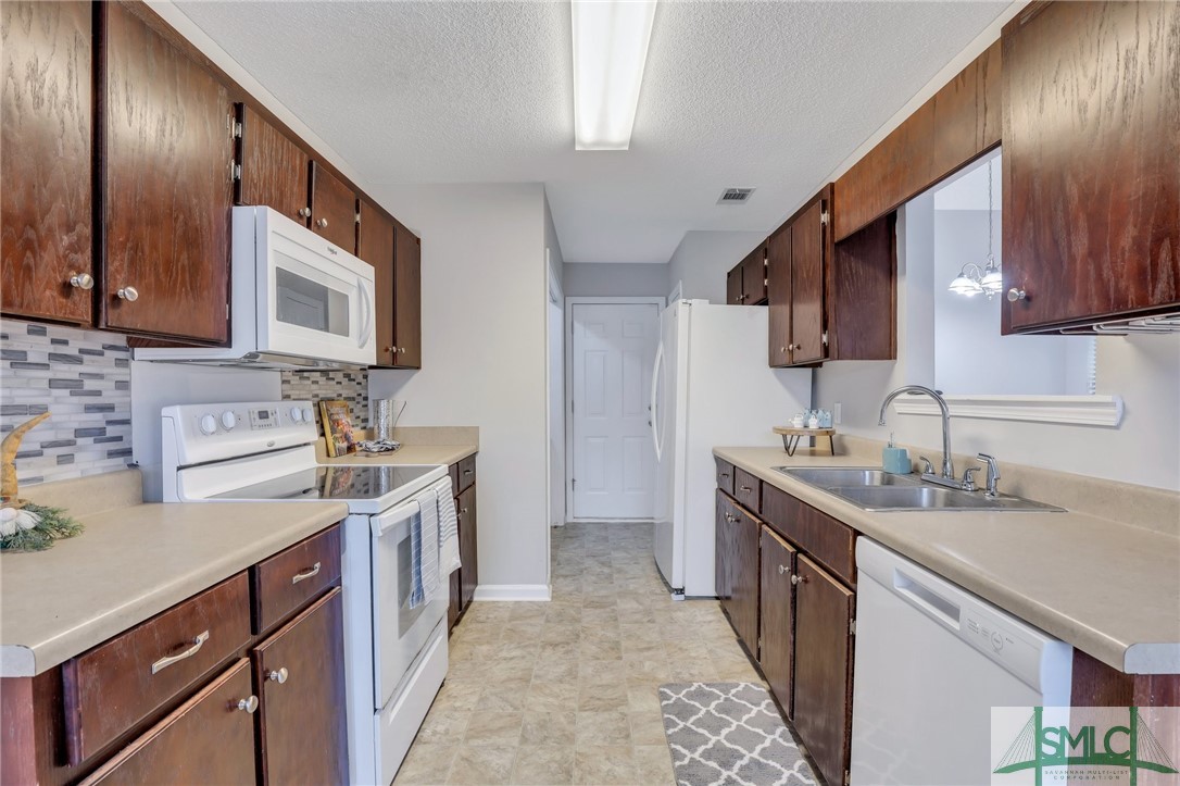 36 Bluelake Boulevard