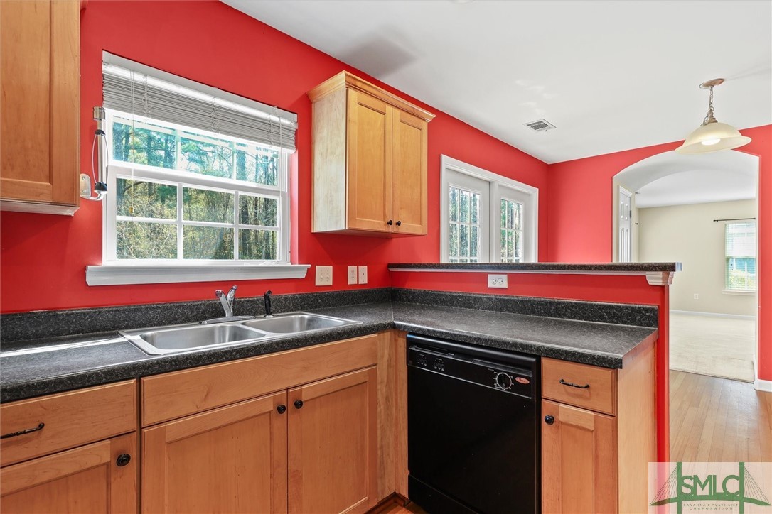 1538 Bradley Boulevard