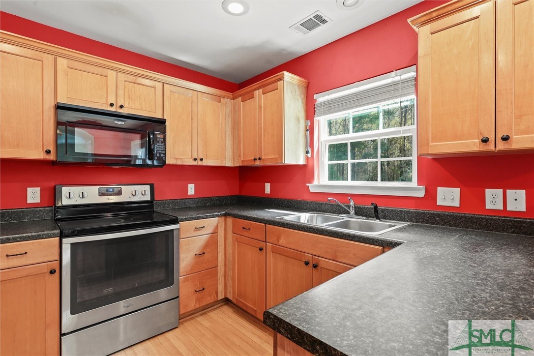 1538 Bradley Boulevard